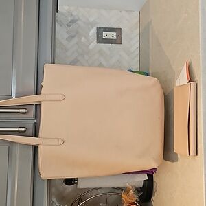 Cuyana tall tote free shipping this week!